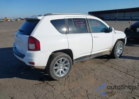 2017 Jeep Compass Latitude Fwd z USA, uszkodzony, nr VIN 1C4NJCEA9HD117473